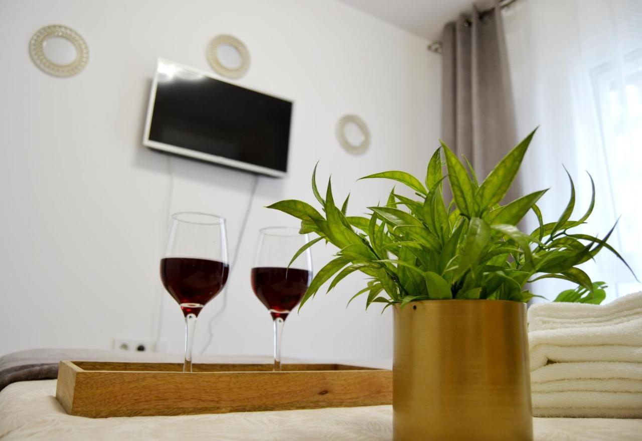 Sunshine - New & Quiet 1Br Apt, Business Area, Close To Airport, Highway A3, Subway Bucarest Exterior foto